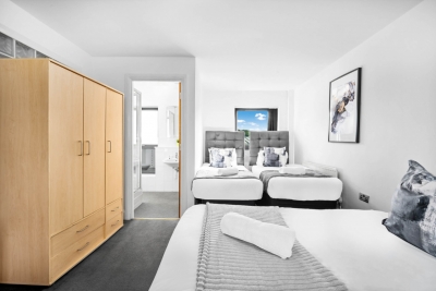 City Centre Townhouse - Garage - Parking