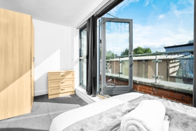 City Centre Townhouse - Garage - Parking