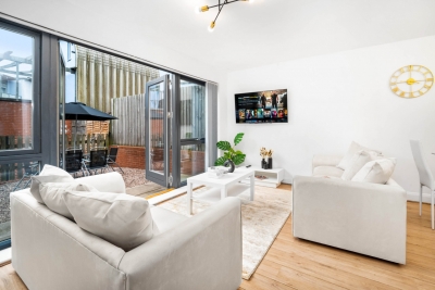 City Centre Townhouse - Garage - Parking