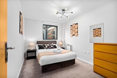 Spacious City Centre Apartment -  Balcony -  Smart TV