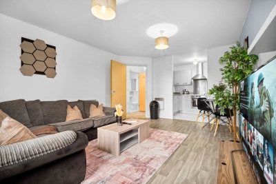 Spacious City Centre Apartment -  Balcony -  Smart TV