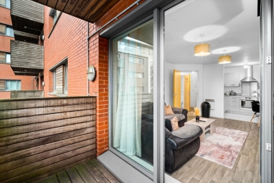 Spacious City Centre Apartment -  Balcony -  Smart TV