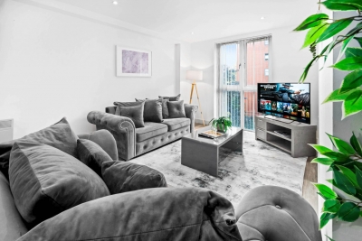 Spacious Central Apartment  - Secure Parking - Near Broad Street