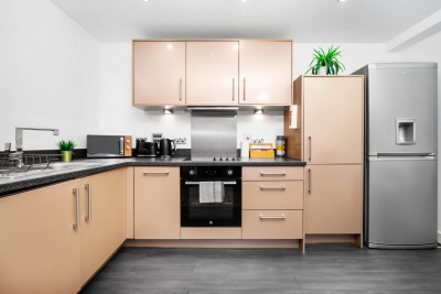 Spacious Central Apartment  - Secure Parking - Near Broad Street