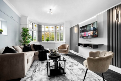 Spacious Five Bed House -  Near Airport - Parking