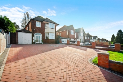 Spacious Five Bed House -  Near Airport - Parking