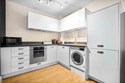 Stylish City Centre Apartment - Terrace - Netflix