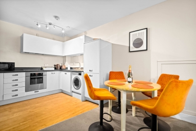 Stylish City Centre Apartment - Terrace - Netflix