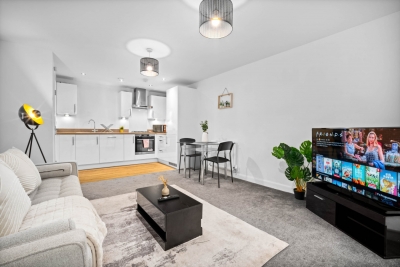 Stylish Gated Central Apartment - Parking - Netflix
