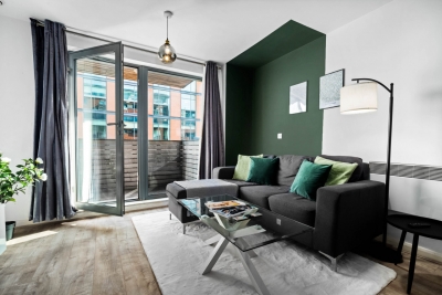Modern City Centre Apartment - Balcony - Smart TV