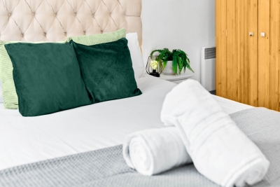 Modern City Centre Apartment - Balcony - Smart TV