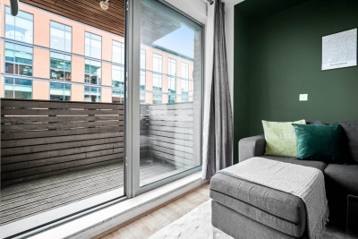Modern City Centre Apartment - Balcony - Smart TV