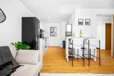 Business District Apartment - Twin Beds - Smart TV
