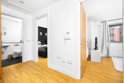 Business District Apartment - Twin Beds - Smart TV