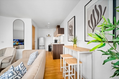 Stylish City Centre Apartment - Smart TV - WIFI
