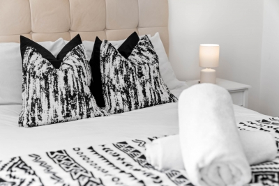 Stylish City Centre Apartment - Smart TV - WIFI