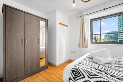 Stylish City Centre Apartment - Smart TV - WIFI