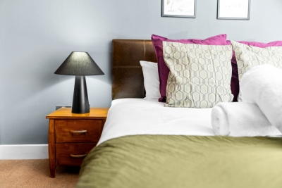 City Centre Apartment - China Town - Secure Parking - Balcony