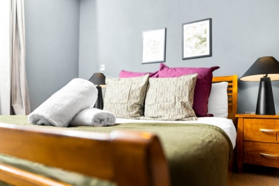 City Centre Apartment - China Town - Secure Parking - Balcony