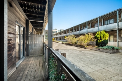 Chinatown One Bed -  Balcony - Parking -  Fast WIFI