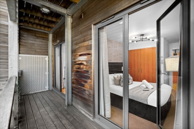 Chinatown One Bed -  Balcony - Parking -  Fast WIFI