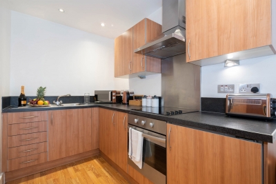 Arcadian Apartment - Single Beds  - Balcony - Parking - Fast WIFI