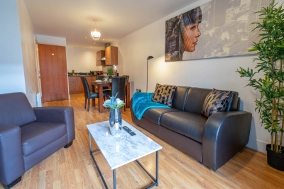 Arcadian Apartment - Single Beds  - Balcony - Parking - Fast WIFI