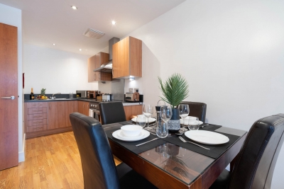 Arcadian Apartment - Single Beds  - Balcony - Parking - Fast WIFI