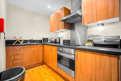 Chinatown Apartment - Secure Parking - Fast WIFI
