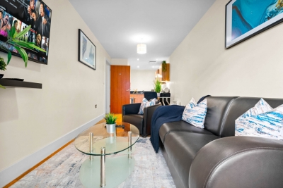 Chinatown Apartment - Secure Parking - Fast WIFI