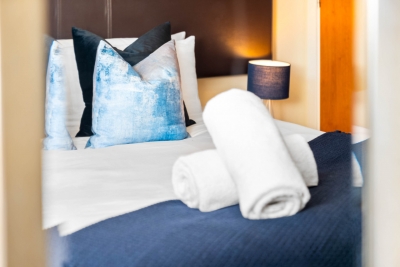 Chinatown Apartment - Secure Parking - Fast WIFI