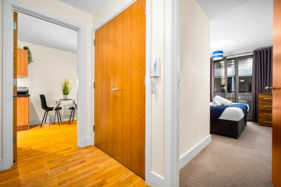 Chinatown Apartment - Secure Parking - Fast WIFI