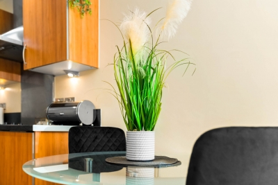 Chinatown Apartment - Secure Parking - Fast WIFI