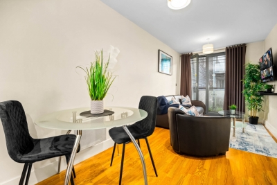 Chinatown Apartment - Secure Parking - Fast WIFI