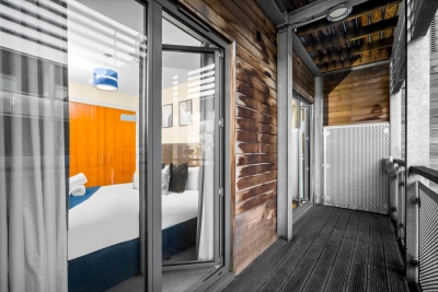 Chinatown Apartment - Secure Parking - Fast WIFI