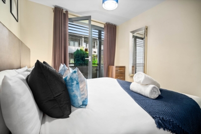Chinatown Apartment - Secure Parking - Fast WIFI