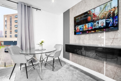 Stylish Apartment - King Size Bed - Central - Netflix