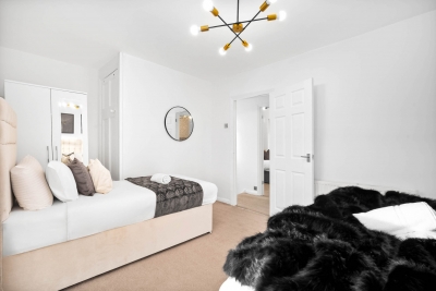 Stylish Three Bedroom House -  Sleeps 6 - Garden - Parking