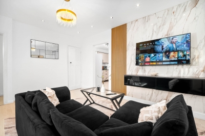 Stylish Three Bedroom House -  Sleeps 6 - Garden - Parking