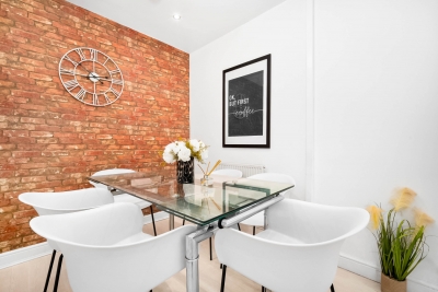 Stylish Three Bedroom House -  Sleeps 6 - Garden - Parking