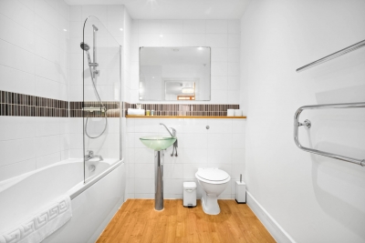Stylish 2 Bedroom Apartment - City Centre - King Beds - Parking