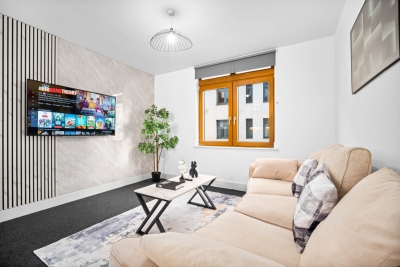 Stylish 2 Bedroom Apartment - City Centre - King Beds - Parking