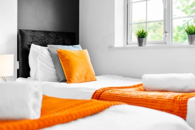 Stylish Two Bed House - Garden - Parking - WIFI