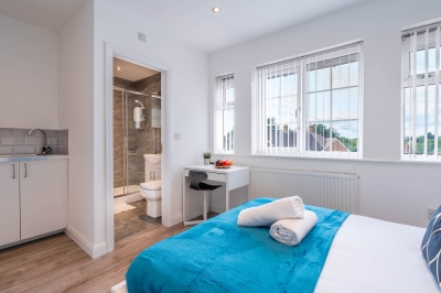 Stylish Four Bedroom House - Bedroom Tvs - Parking - Garden