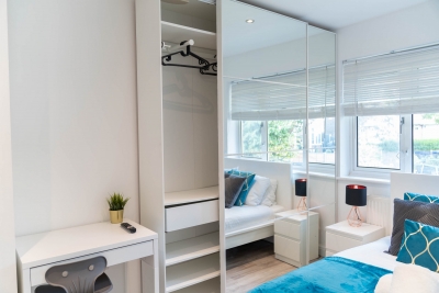 Stylish Four Bedroom House - Bedroom Tvs - Parking - Garden