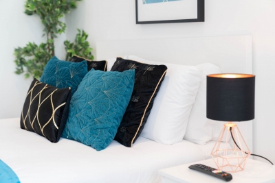Stylish Four Bedroom House - Bedroom Tvs - Parking - Garden