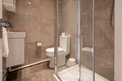 Stylish Four Bedroom House - Bedroom Tvs - Parking - Garden