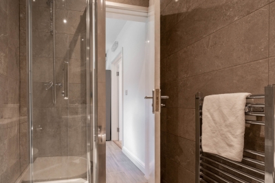 Stylish Four Bedroom House - Bedroom Tvs - Parking - Garden