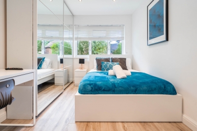 Stylish Four Bedroom House - Bedroom Tvs - Parking - Garden