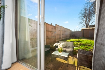 Stylish Four Bed House - 7 Guests - Garden